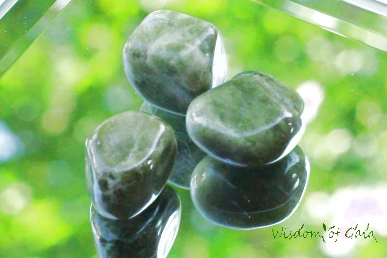 Vesuvianite on glass
